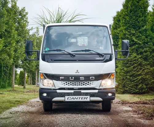 Fuso Canter 3.5t - Cabinas