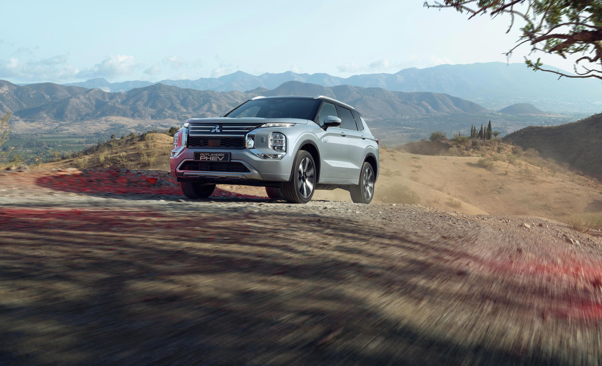 Off-Road - Mitsubishi Outlander PHEV