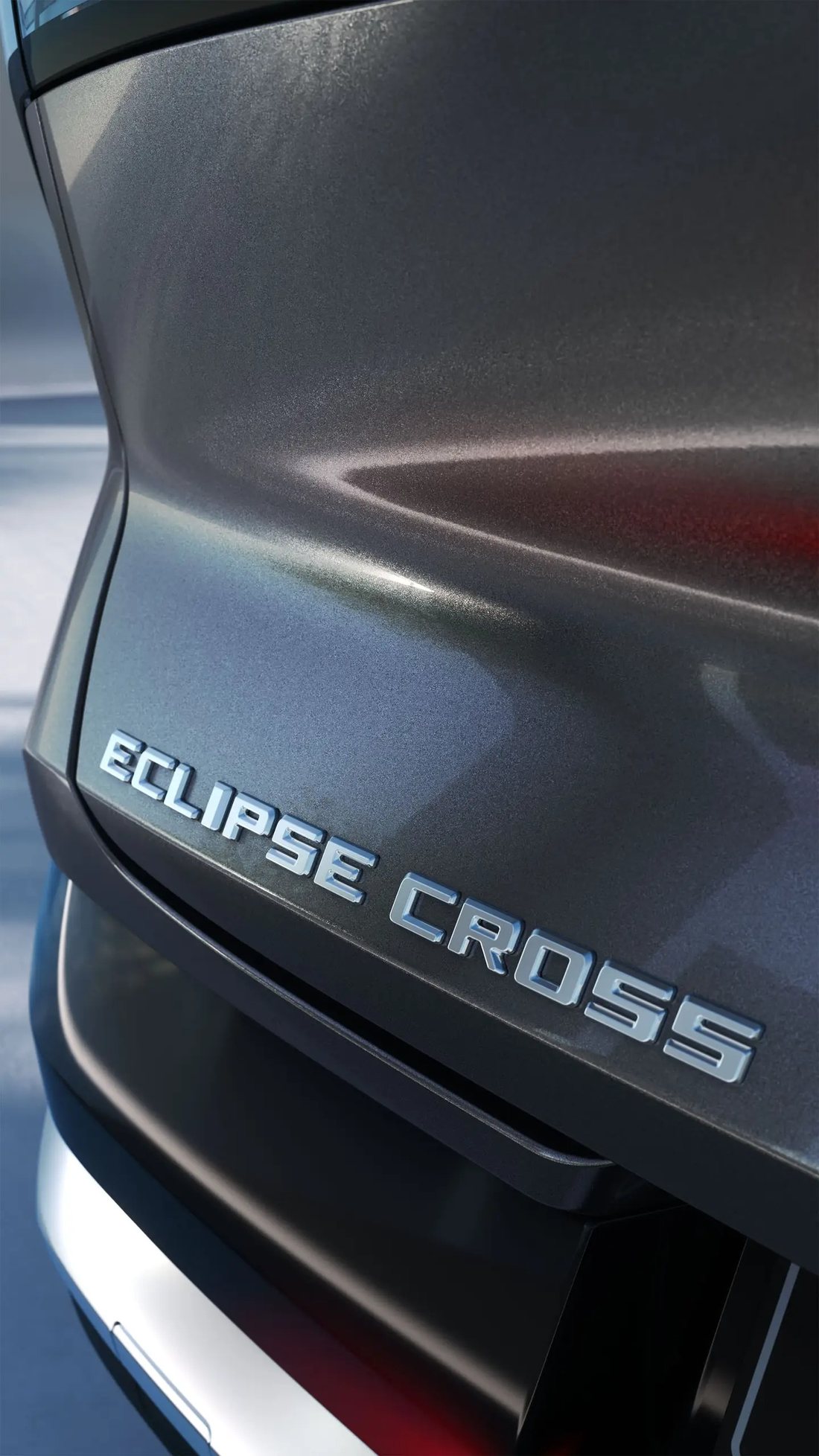 Nome ECLIPSE CROSS na traseira