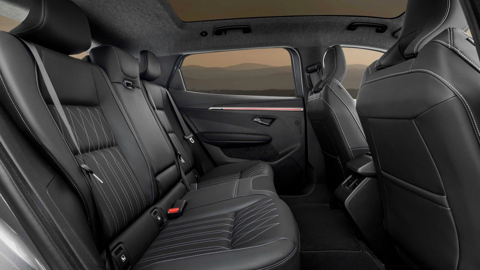Bancos traseiros do Mitsubishi Eclipse Cross EV