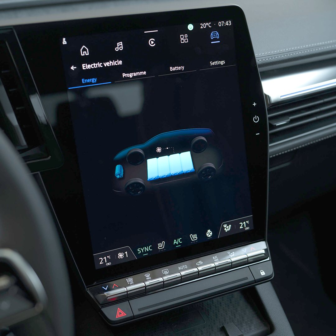 Ecrã do Mitsubishi Eclipse Cross EV com a navegação