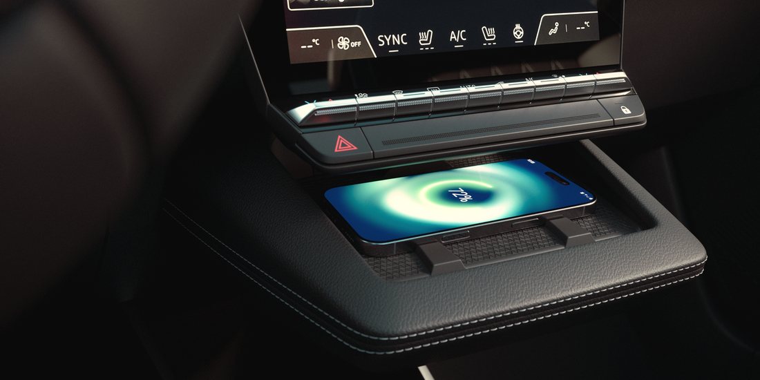 Carregador sem fios do Mitsubishi Eclipse Cross EV