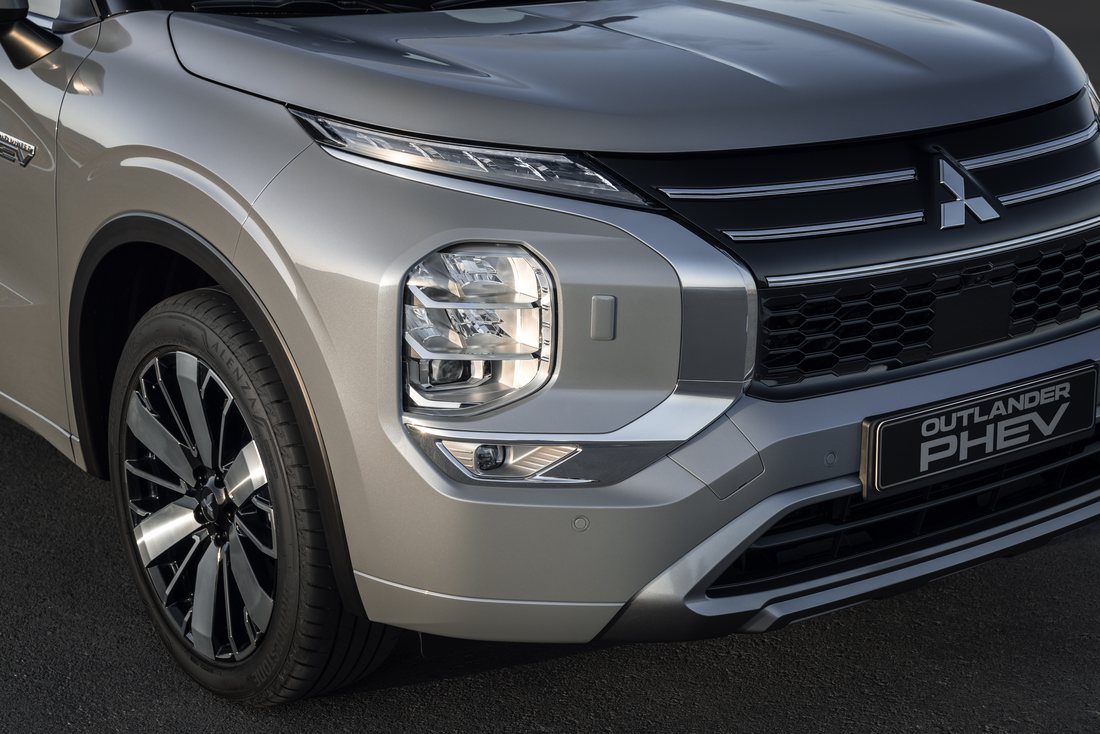 Grupo ótico LED do Mitsubishi Outlander PHEV
