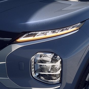 Farol dianteiro em LED do Mitsubishi Outlander PHEV