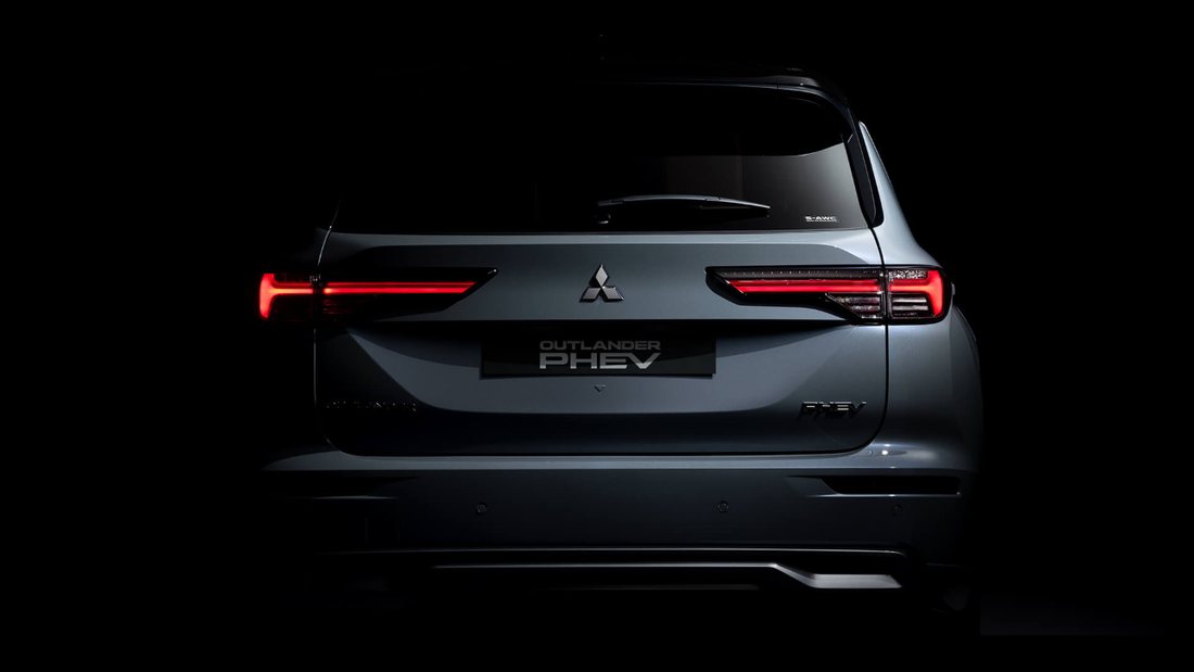 Farolim traseiro em L do Mitsubishi Outlander PHEV