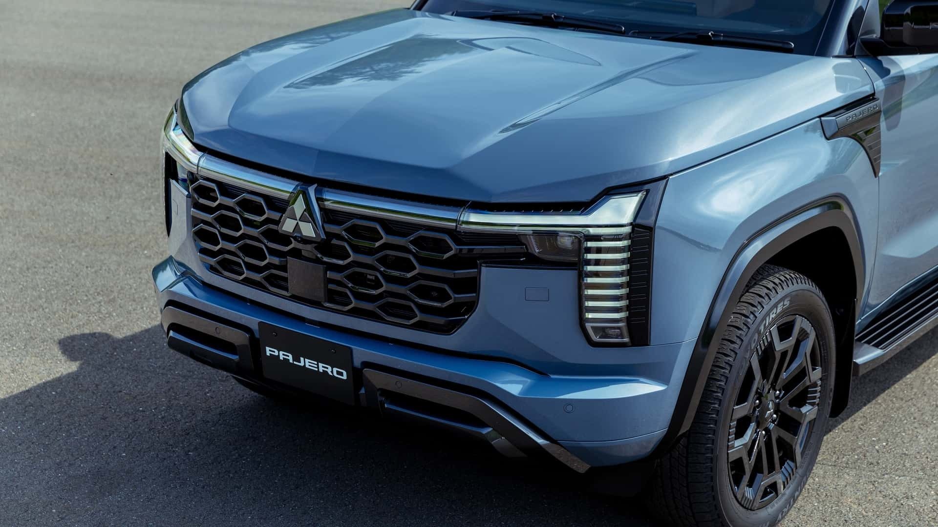 O novo Pajero em Phantom Blue Metallic
